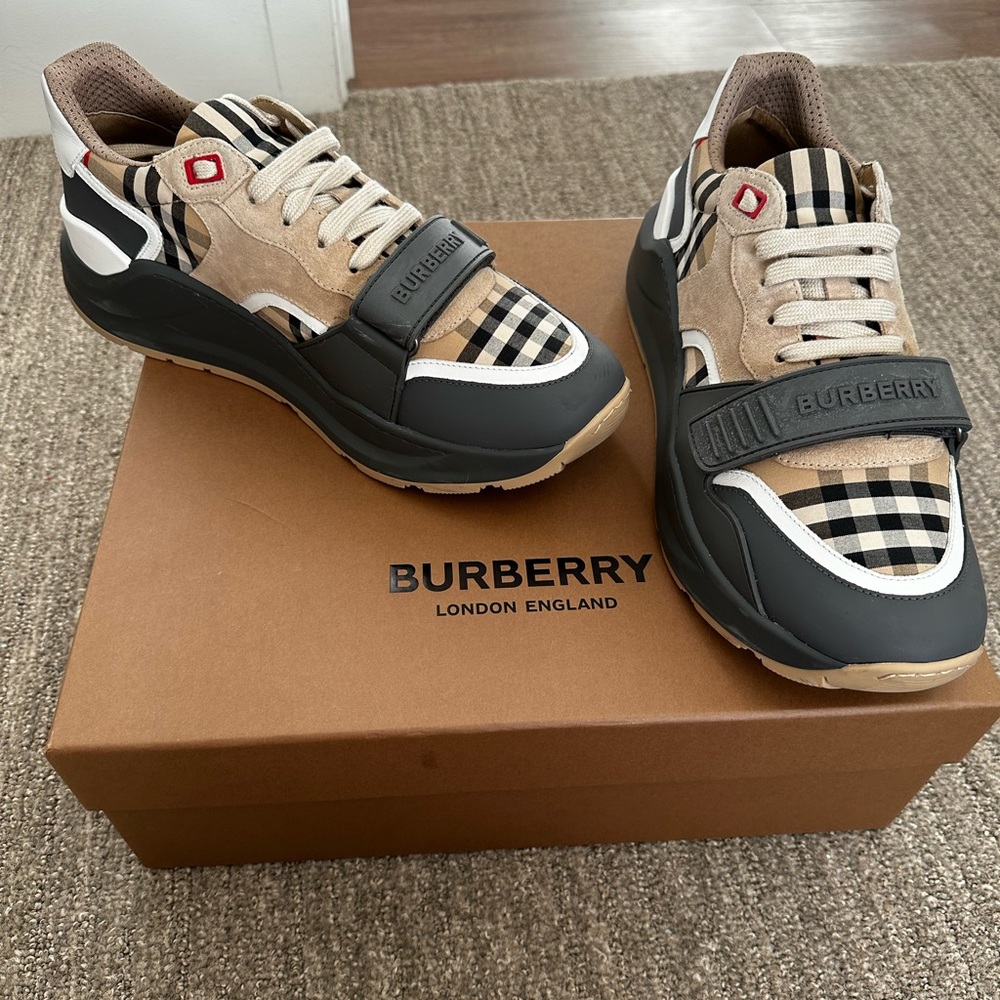 Burberry sneakers. Men’s size 44